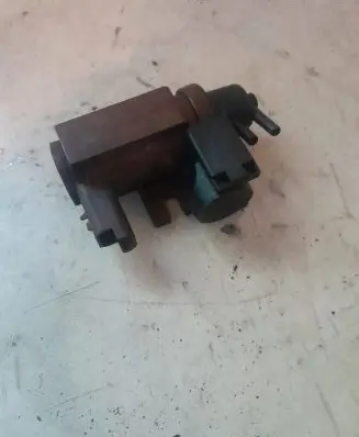 Ford Focus Turbo solenoid valve 86309E882CA 4G9Q9E882CA