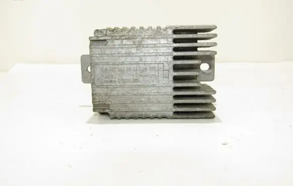 Mercedes-Benz A W168 Coolant fan relay A0275458032