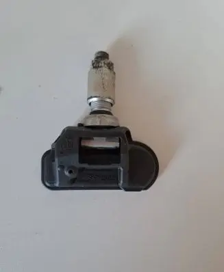 Mercedes-Benz E W212 Tire pressure sensor A0009050030 00FAF2F7