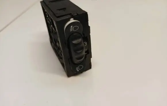 Opel Vivaro Headlight level height control switch 8200379685 7700841235 20628