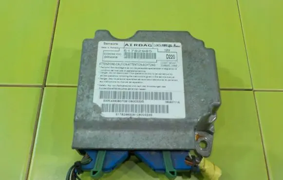 Fiat 500 Airbag control unit/module 51782985