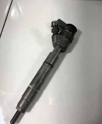 Mercedes-Benz A W169 Fuel injector 0445110167