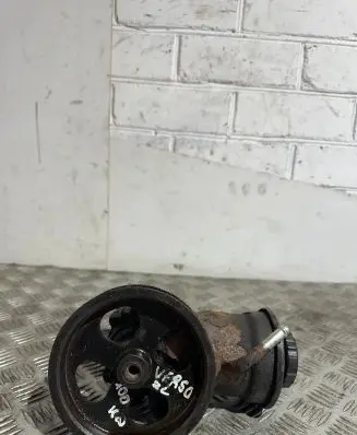 Toyota Corolla Verso AR10 Power steering pump