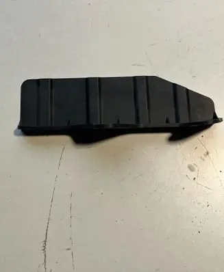 Mitsubishi Pajero Intercooler air guide/duct channel 7812A164