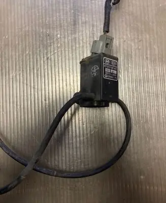 KIA Sorento Windscreen/windshield washer pump 985102J000