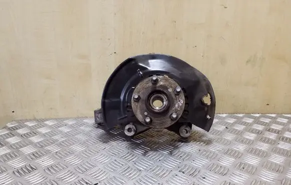 Lexus CT 200H Front wheel hub
