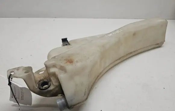 Opel Monterey Windshield washer fluid reservoir/tank