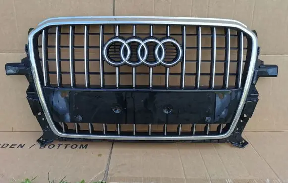 Audi Q5 SQ5 Front bumper upper radiator grill 8R0853651R