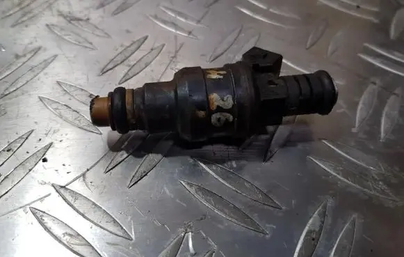 Audi A6 S6 C5 4B Fuel injector 0280150921