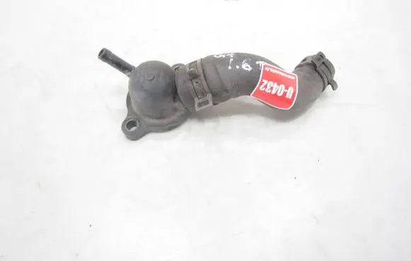 Volkswagen Golf VII Engine coolant pipe/hose 04L121131J