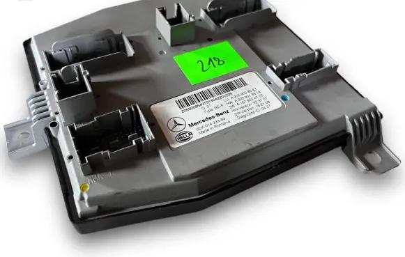 Mercedes-Benz C W205 Central body control module S218 A2059008543