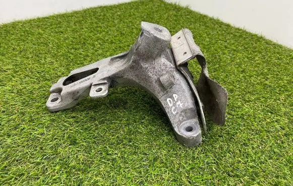 Audi A6 C7 Engine mounting bracket 4G0199308E