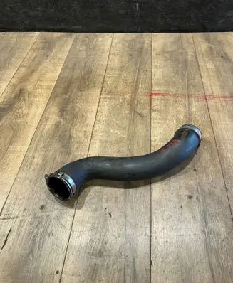 Mercedes-Benz C AMG W204 Intercooler hose/pipe A2045280982 L22355B 3124DB4