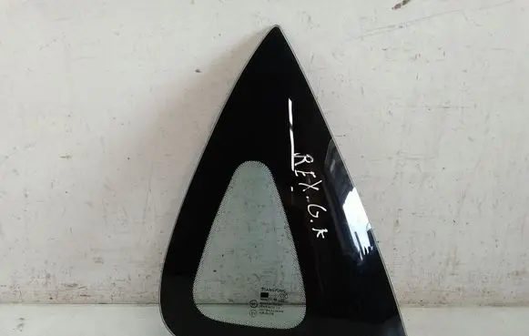 SsangYong Rexton I Rear side window 43R00108