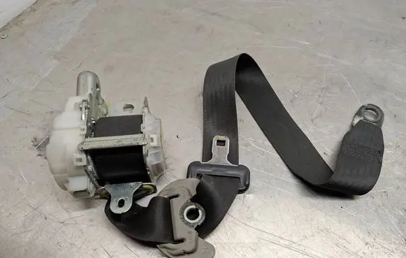 Toyota RAV 4 (XA30) Front seatbelt 7Q1410P 536440 0435101