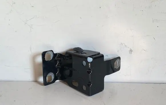 Land Rover Evoque II Fender mounting bracket K802-16E128-AD R80BA 618009