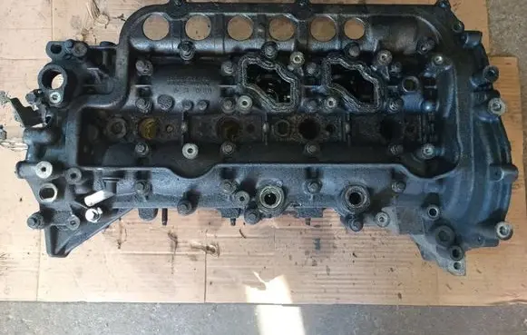Renault Trafic II (X83) Engine head 