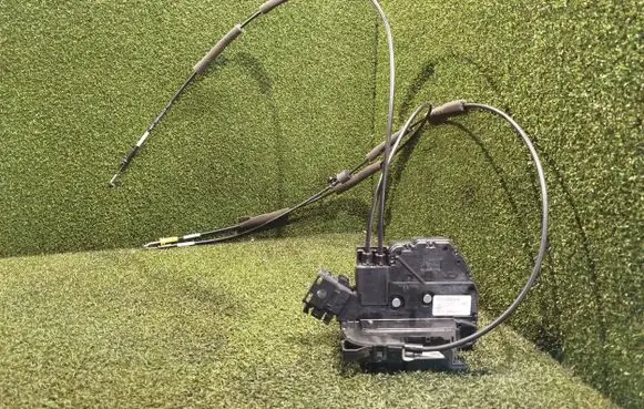 Renault Trafic III (X82) Sliding door lock 825038634R 40717211 93459207