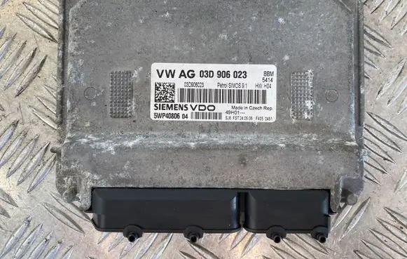 Skoda Fabia Mk2 (5J) Engine control unit/module 03D906023 5WP408060