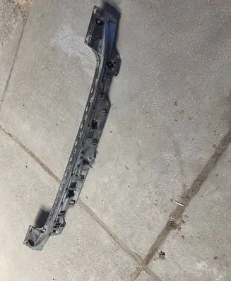 BMW iX Rear bumper mounting bracket 8737046