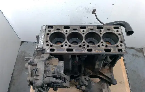 Opel Movano A Engine block 
