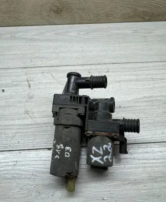 BMW 3 E90 E91 Coolant heater control valve 64118369807