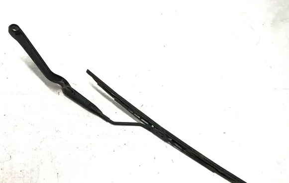 Front wiper blade arm
