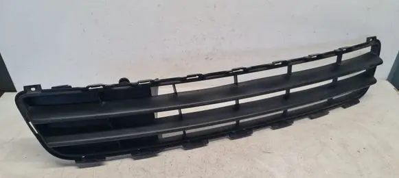 Suzuki Swift I Front bumper lower grill 7172272K0