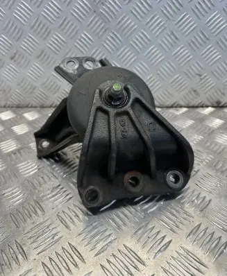 KIA Sportage Engine mount bracket 21814A9000