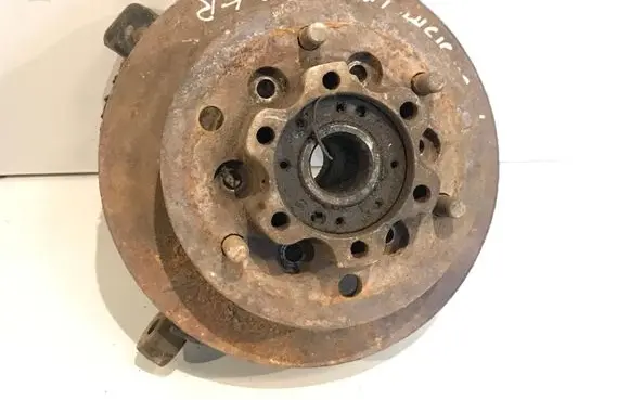 Mitsubishi Pajero Front wheel hub spindle knuckle