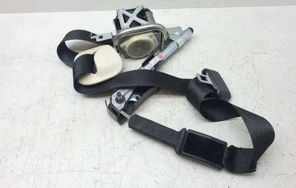 Tesla Model S Front seatbelt 105265000C 2461228AJ B589P1000416