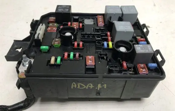 Opel Adam Fuse module