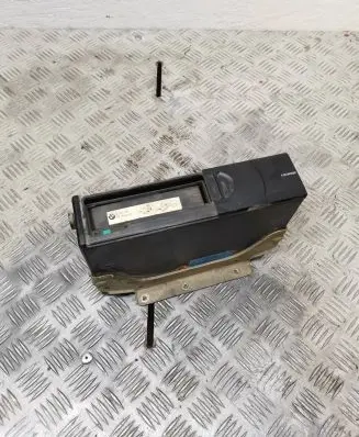 BMW 5 E39 CD/DVD changer 6913388 020258