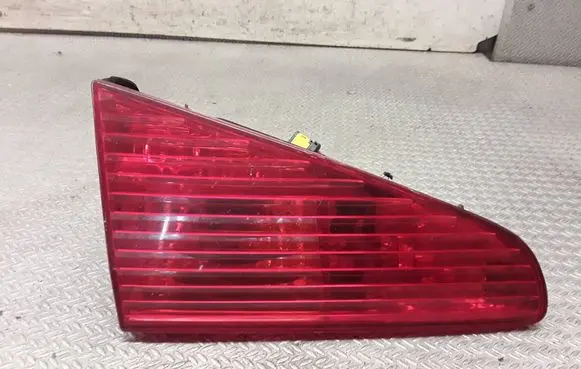Peugeot 607 Tailgate rear/tail lights