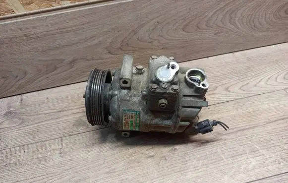 Volkswagen Golf V Air conditioning (A/C) compressor (pump) 1K0820803G 01218712464 8675F