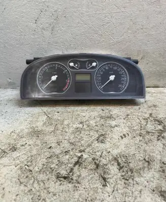 Renault Laguna II Speedometer (instrument cluster) 503000960709 8200291334