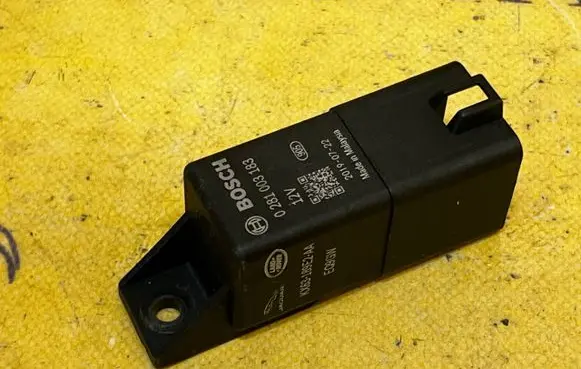 Land Rover Evoque II Combustion relay KX63189E2AA