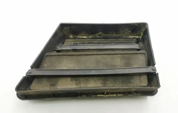 KIA Sorento Quarter panel pressure vent 