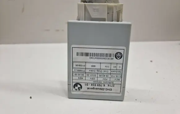 BMW 5 E60 E61 Air suspension control unit module (rear) 6769834