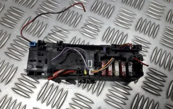 Mercedes-Benz C W202 Fuse box set a0005400372 05376120