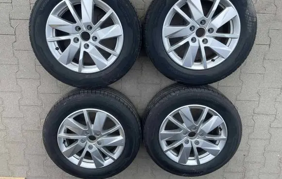 R16 alloy rim