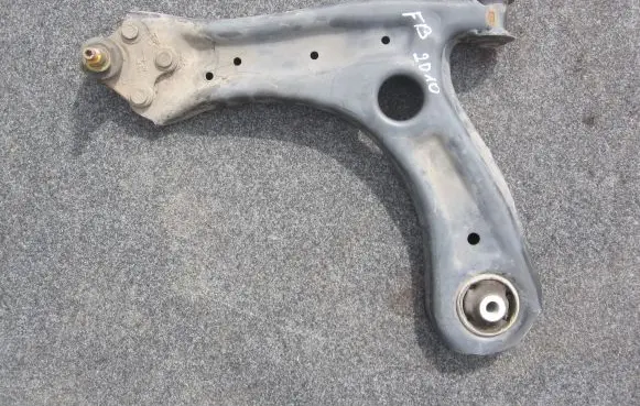 Skoda Fabia Mk2 (5J) Front lower control arm/wishbone 6R0407151F