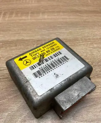 Mercedes-Benz C W202 Airbag control unit/module 0008208026 12198403