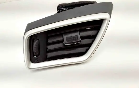 Nissan Qashqai Dashboard air vent grill cover trim 687614EA0A