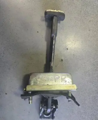 Ford Focus Front door check strap stopper 138ND5E