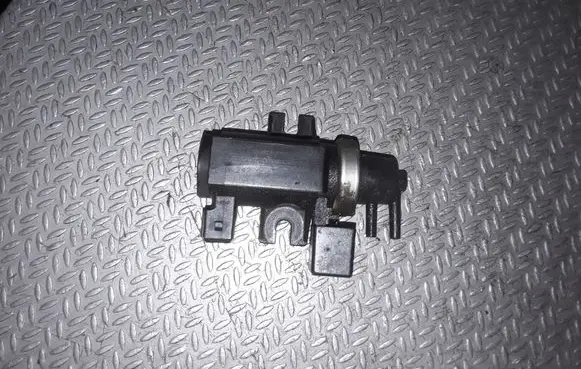 BMW 5 E39 Turbo solenoid valve 72279600