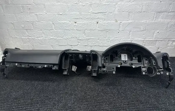 Mercedes-Benz AMG GT R190 C190 Dashboard 