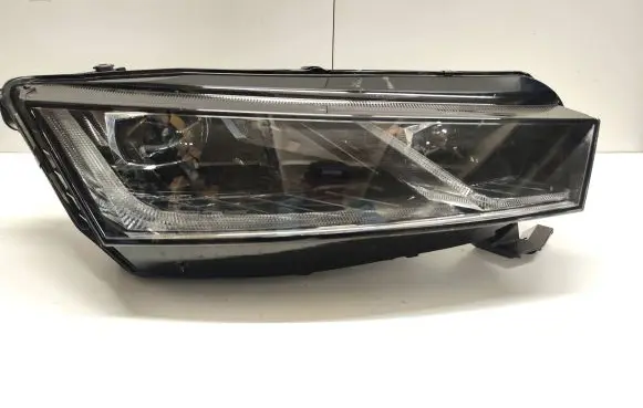 Skoda Octavia Mk4 Headlight/headlamp 5E4941016A LE18A6419 030111823400