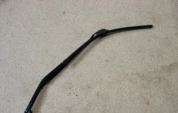 Hyundai Ioniq 5 Front wiper blade arm N03L