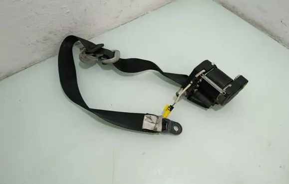 Volkswagen Caddy Front seatbelt 33014051